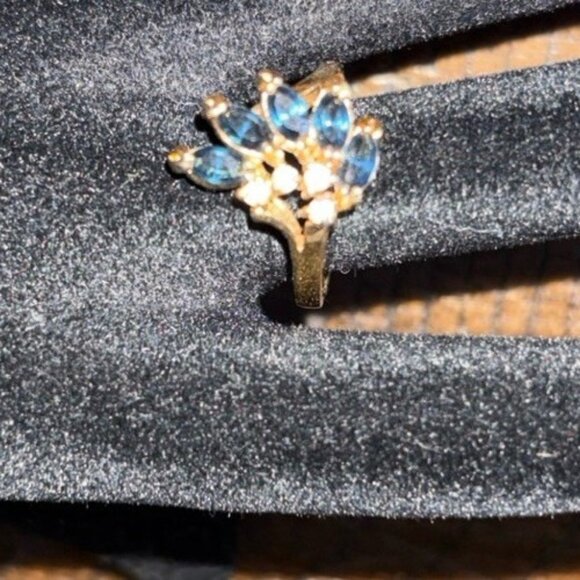 14k Gold GE Vintage 5 Blue Sapphires & 4 Diamonds Cocktail Ring Size 7-TESTED! - Picture 1 of 6